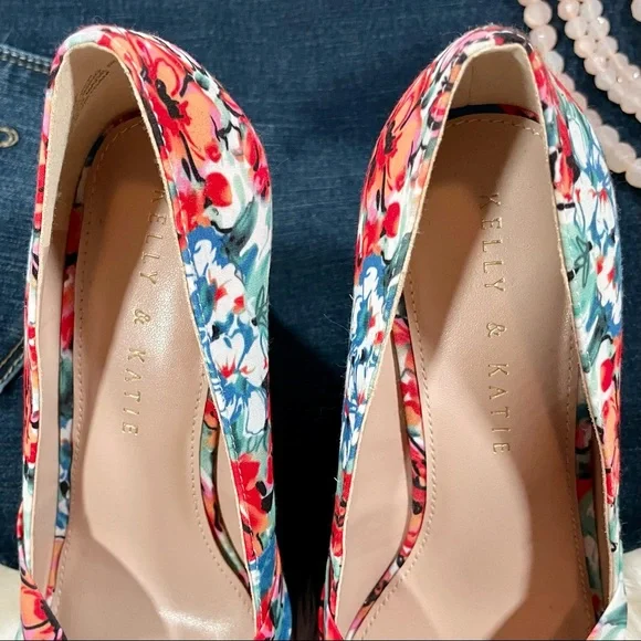 Floral Kelly & Katie Wedges - lightly worn - 6.5 - Picture 2 of 7